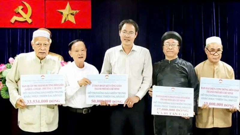 Linh mục Phêrô Phan Khắc Từ - người đại biểu Quốc hội luôn quan tâm đến quyền lợi chính đáng của giáo dân