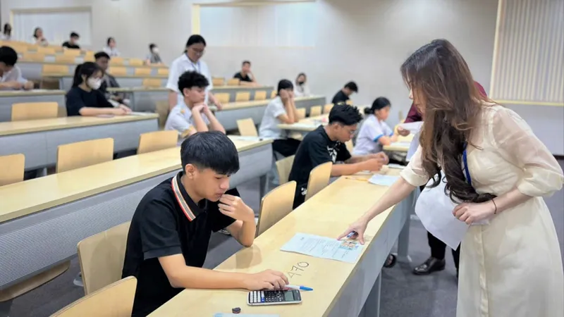 Tuyển sinh đại học năm 2025: Rối với quy đổi điểm