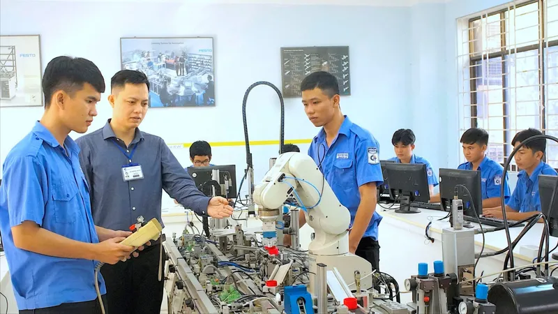 Gỡ khó tuyển sinh trường nghề