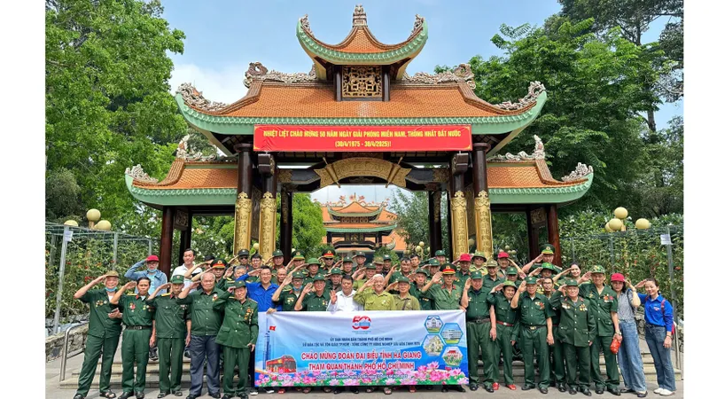 Ấm áp ngày trở lại TPHCM