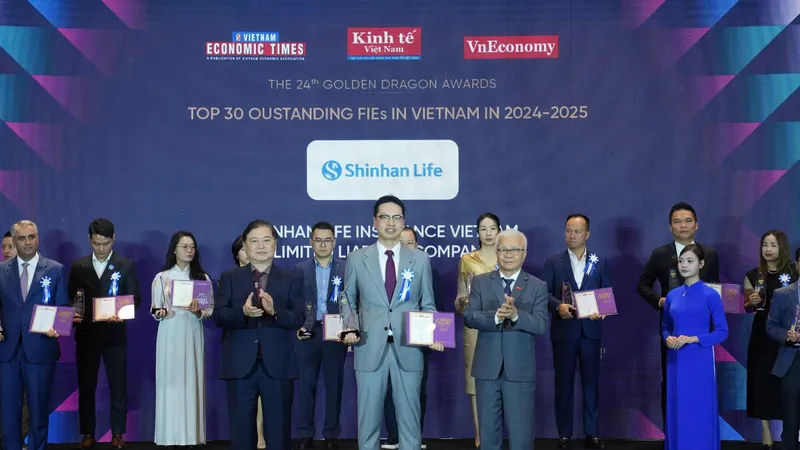 Shinhan Life Việt Nam nhận giải thưởng Rồng vàng 2025