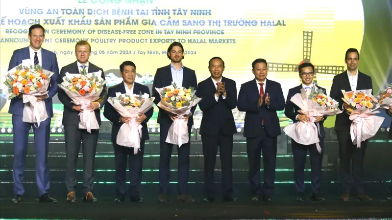 Thu hút đầu tư ở Đông Nam Bộ - Tăng chất và lượng - Bài 2: Nâng cao hiệu quả chăn nuôi bằng công nghệ cao