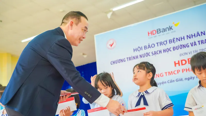 5 tháng đầu năm, HDBank tặng 2.000 căn nhà tình thương