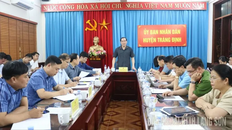 Kiểm tra công tác chuẩn bị triển khai mô hình chính quyền địa phương 2 cấp tại huyện Tràng Định