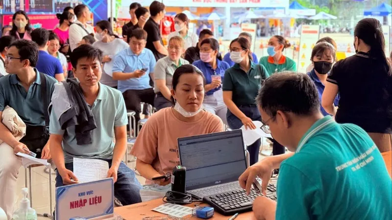 Nhiều quy định mới bảo vệ quyền lợi người lao động khi ốm đau