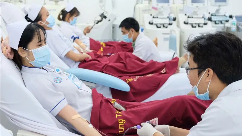 Kho máu giảm, nhiều bệnh viện kêu gọi hiến máu