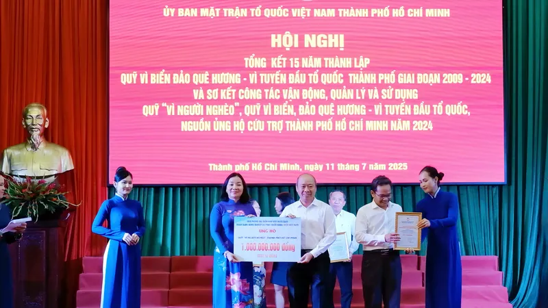 Agribank ủng hộ 1 tỷ đồng chung tay vì người nghèo TPHCM