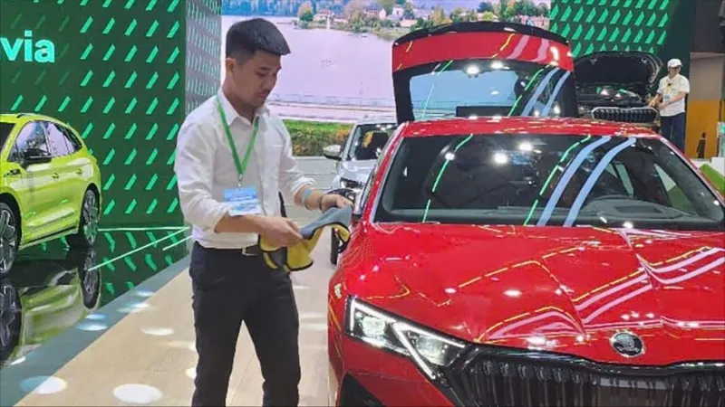Thị trường ô tô: Sức mua yếu, hàng tồn kho tăng mạnh