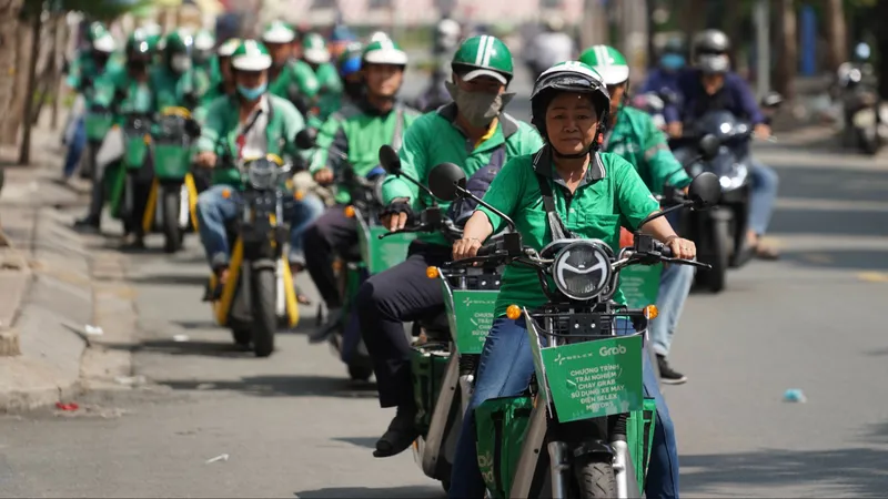 TPHCM: Sau 2 năm, có thể chuyển đổi 80% xe dịch vụ 2 bánh sang xe điện