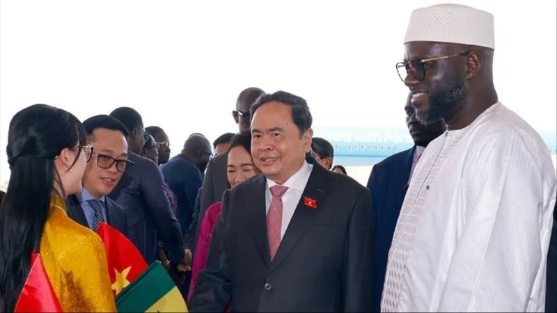 Chủ tịch Quốc hội Trần Thanh Mẫn và phu nhân thăm chính thức Senegal