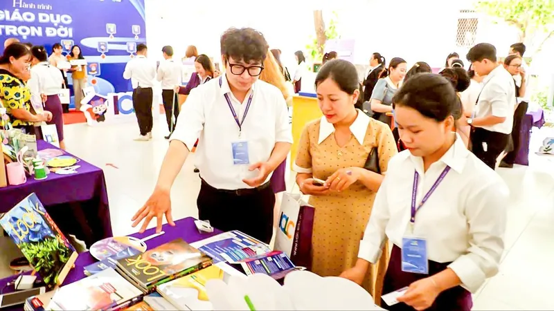Dạy học “chuyển mình” với chuyển đổi số