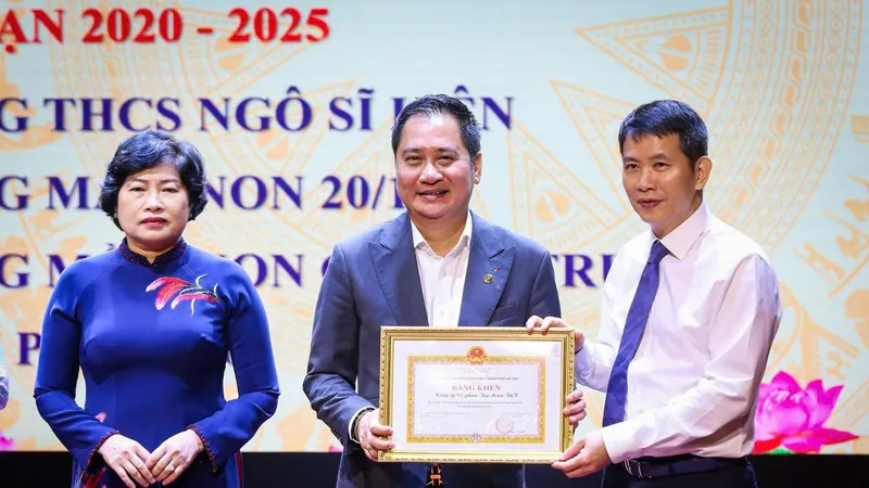 Tập đoàn T&T Group vinh dự nhận bằng khen của UBND TP Hà Nội