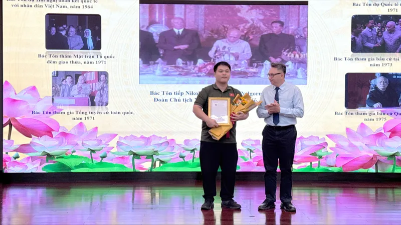  Người trẻ lan tỏa mùa thu lịch sử: Đánh thức quá khứ bằng công nghệ