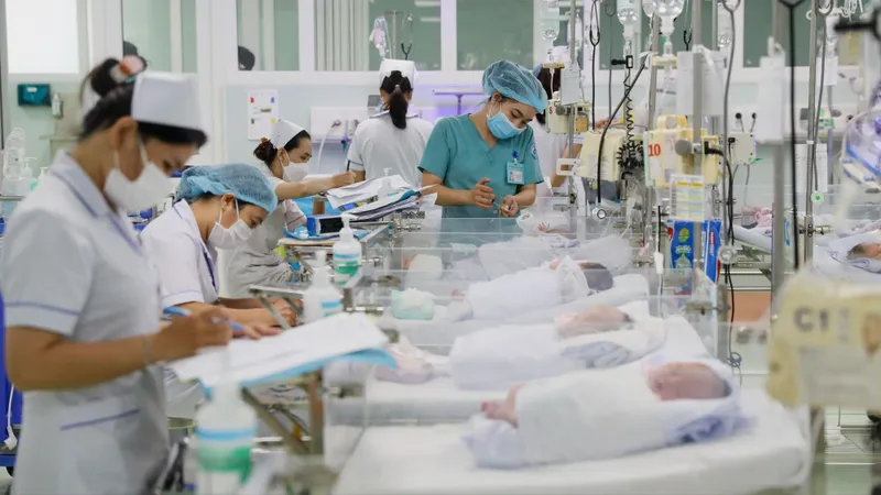 Ngày An toàn người bệnh thế giới 17-9: Nuôi dưỡng sự sống cho trẻ sơ sinh