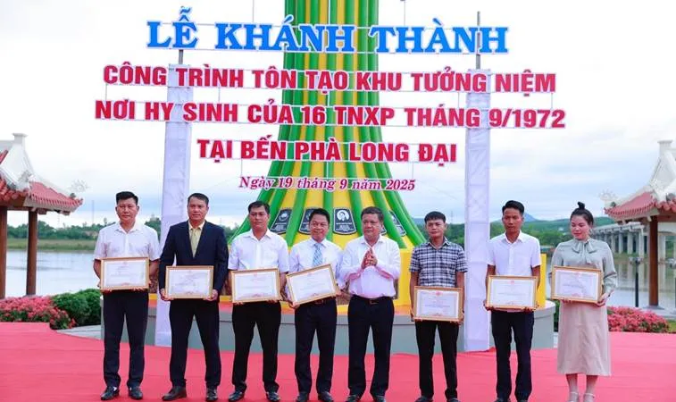 Khánh thành Khu tưởng niệm thanh niên xung phong hy sinh tại bến phà Long Đại