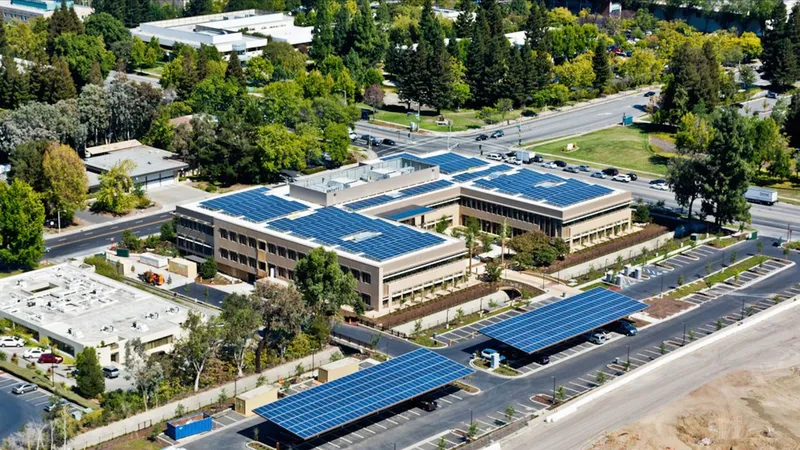 Toàn cầu tiếp tục cam kết với net zero