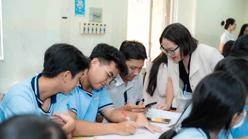 Shinhan Life Việt Nam hoàn thành chương trình hướng nghiệp S-Career cho học sinh