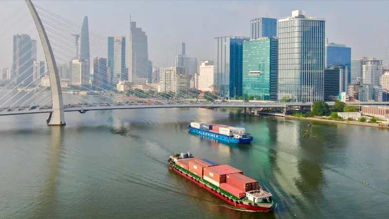 TPHCM - Ba đột phá phát triển “siêu đô thị” - Bài 4: Động lực mở rộng không gian phát triển và logistics liên vùng