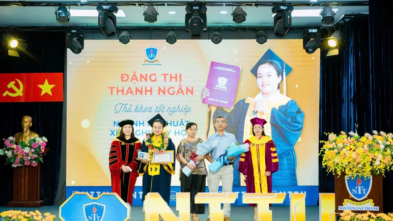 Từ giảng đường đến đỉnh cao tri thức: Khi khát vọng và bản lĩnh tạo nên dấu ấn thủ khoa