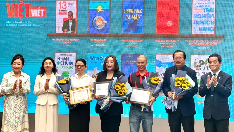 Khi doanh nhân tiếp sức văn hóa đọc