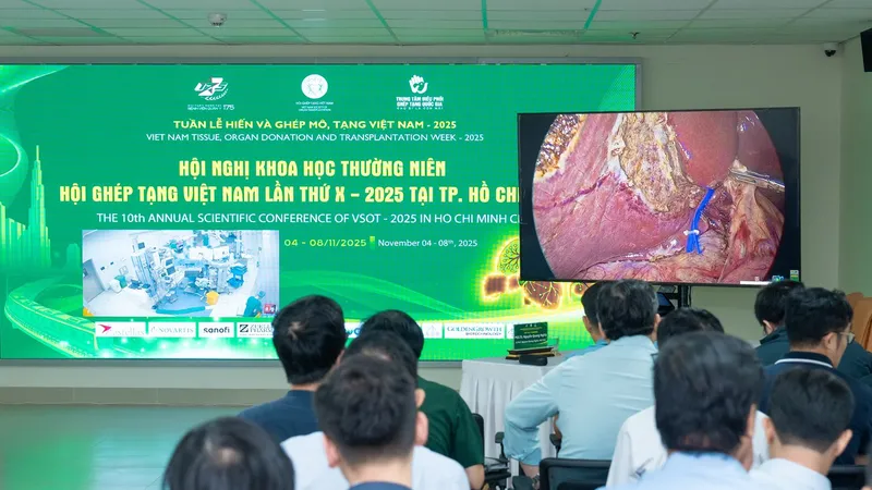 Vinmec trình diễn kỹ thuật ghép gan sống phức tạp tại Hội nghị Ghép tạng Việt Nam 2025