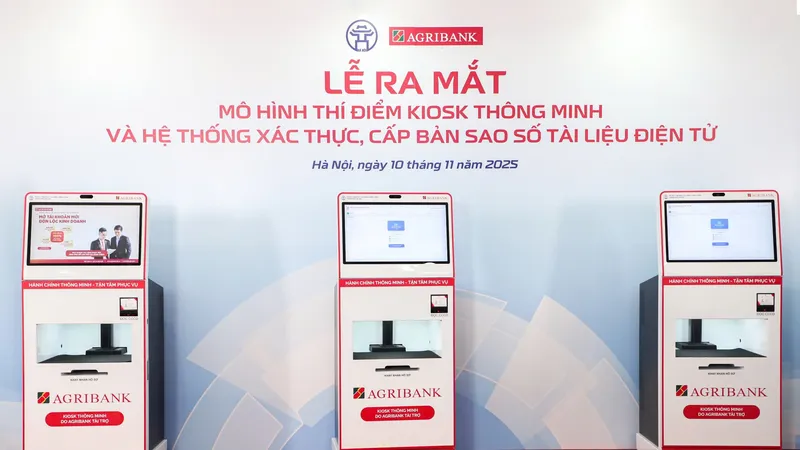Agribank đồng hành cùng TP Hà Nội trong chuyển đổi số, tài trợ Kiosk thông minh - bước tiến mới trong cải cách hành chính