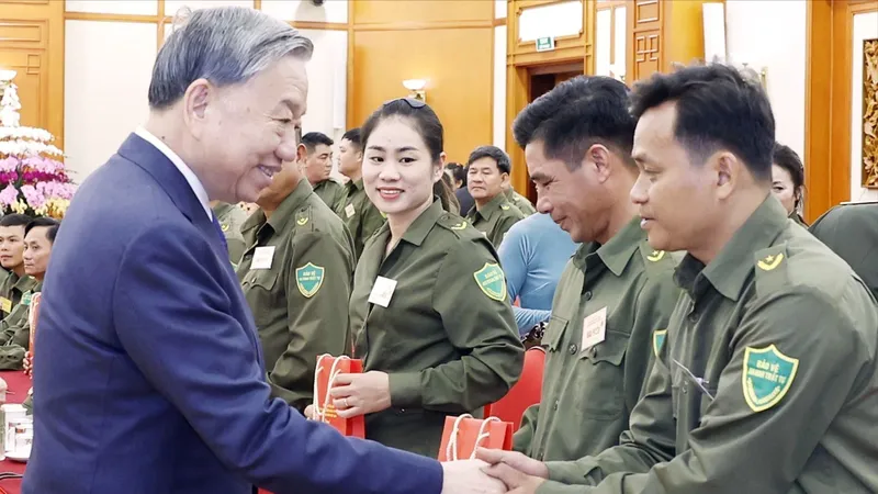 Xây dựng lực lượng tham gia bảo vệ an ninh, trật tự cơ sở vững mạnh
