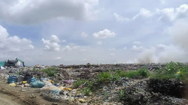 Bãi rác lộ thiên tái hoạt động