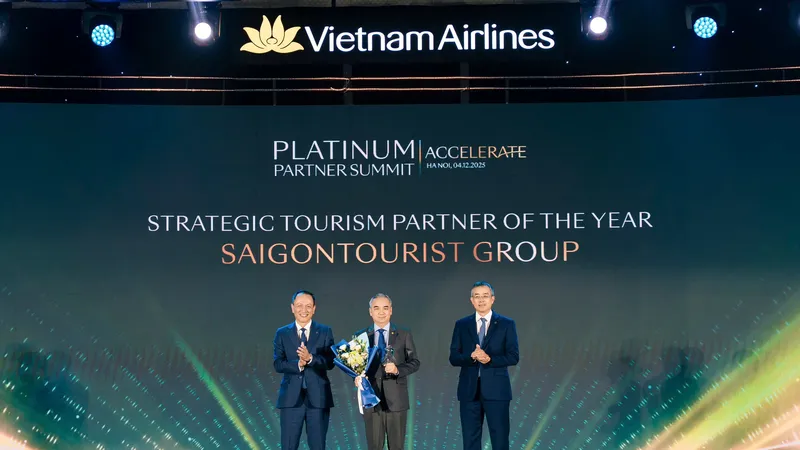 Saigontourist Group được vinh danh “Đối tác chiến lược du lịch” tại sự kiện Platinum Partner Summit 2025 của Vietnam Airlines