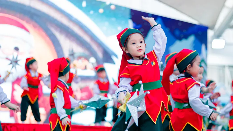 Giáng sinh 2025 tại Royal School: Nuôi dưỡng tài năng từ giáo dục trải nghiệm