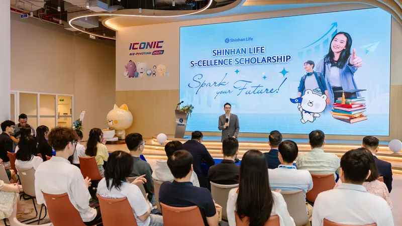 Lễ tổng kết chương trình học bổng Shinhan Life S-cellence đợt 2: ươm mầm tài năng trẻ, mở lối tương lai