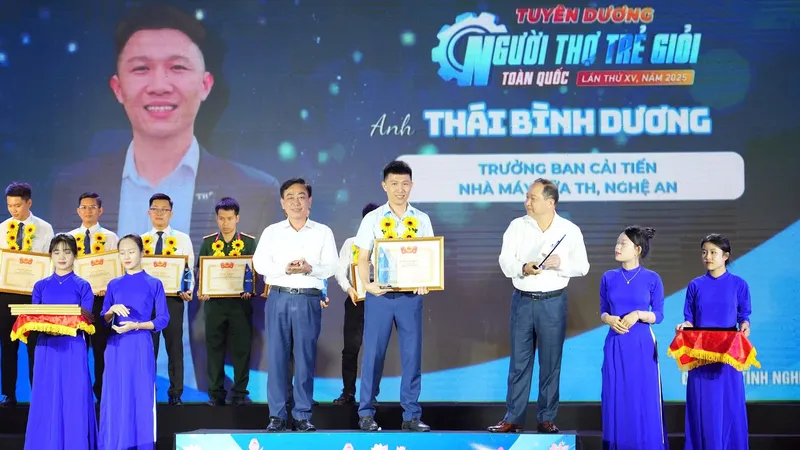 Tập đoàn TH được tặng danh hiệu “Tập thể Anh hùng Lao động”: Khi sức mạnh tập thể được bồi đắp từ những “hạt giống” sáng tạo