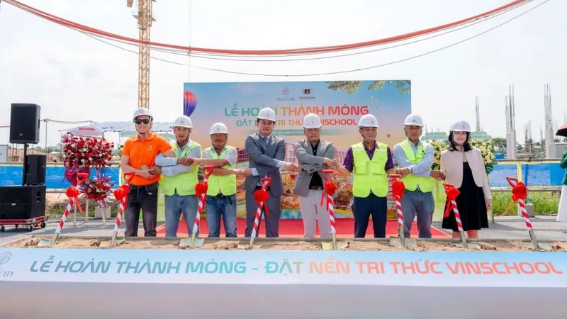 Vinschool tăng tốc xây dựng, gia đình trẻ thêm quyết tâm chuyển cư về Vinhomes Green City