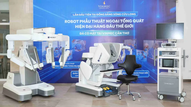 Lần đầu tiên bác sĩ phẫu thuật từ xa cho bệnh nhân cách hàng nghìn cây số