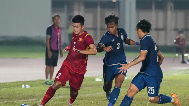 U19 Việt Nam "nắm tay" U19 Thái Lan vào bán kết Giải U19 Đông Nam Á 2022. ẢNH: PHAN HỒNG