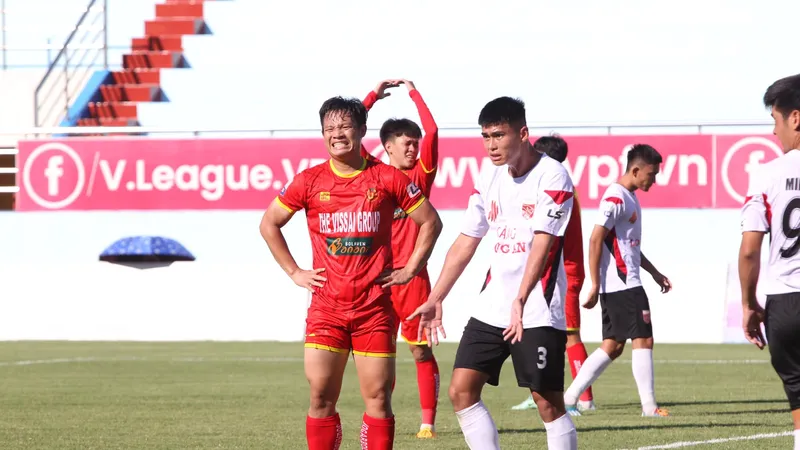 CAND bị Long An chia điểm ngay trên sân nhà. ẢNH: THU NGA