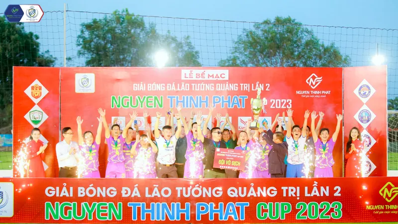 Lão tướng Đông Hà bảo vệ chức vô địch Giải bóng đá 7 người Lão tướng Quảng Trị. 