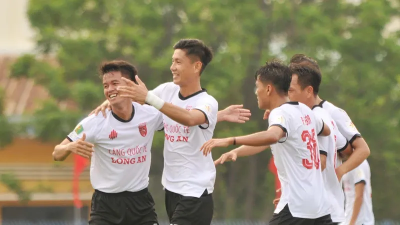 Niềm vui của các cầu thủ Long An
