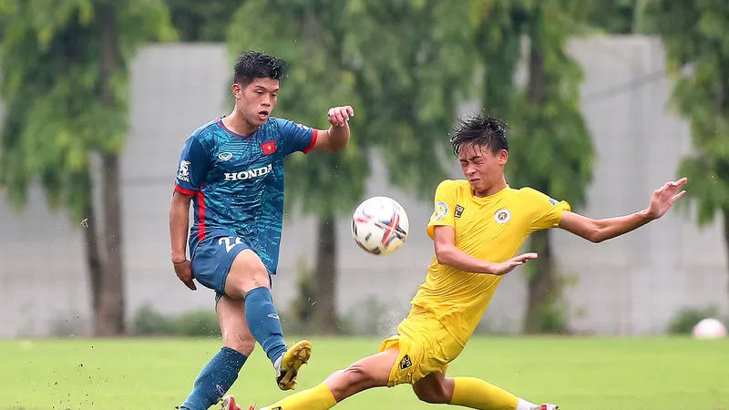 U23 Việt Nam cầm hòa U21 Hà Nội ở trận giao hữu chiều 10-8 tại Hà Nội.