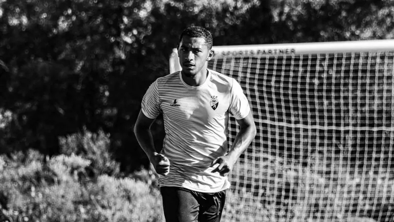 Paollo Madeira Oliveira từng có thời gian dài đầu quân cho Sporting Clube Farense. 