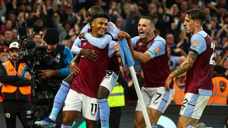 Aston Villa tổ chức Cúp Tứ hùng cho người hâm mộ ở TPHCM. ẢNH: GETTY 