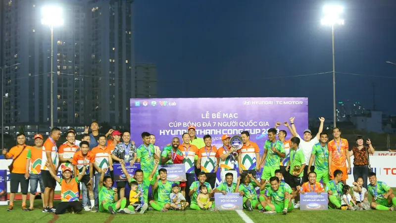 Nghiêm Phạm Holdings vô địch VSC-S3 khu vực miền Nam, giải đấu do Vietfootball tổ chức. ẢNH: TÂM HÀ 
