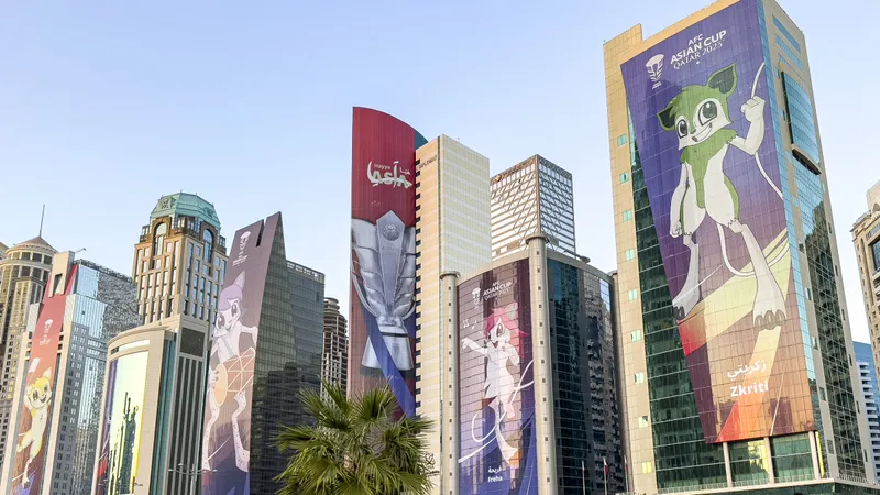 Áp phích về Asian Cup 2023 được trưng bày ở khắp thủ đô Doha, Qatar. 