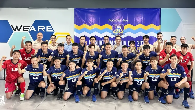 Thái Sơn Nam TPHCM tôn vinh tốp 3 Quả bóng vàng Futsal Việt Nam 2023 và xuất quân dự mùa giải 2023. 