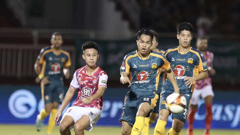 Dụng Quang Nho từng vô địch Giải U23 Đông Nam Á cùng U23 Việt Nam, nhưng chưa có cơ hội khoác áo đội tuyển Việt Nam. 
