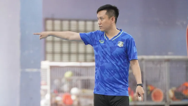 Cựu tuyển thủ Trần Văn Vũ được bổ nhiệm làm trợ lý HLV tại đội tuyển Futsal nữ Việt Nam. ẢNH: ANH TRẦN