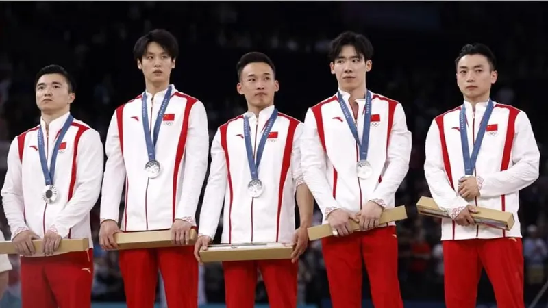 Đội tuyển TDDC nam Trung Quốc chỉ giành HC bạc tại nội dung đồng đội Olympic Paris 2024. 