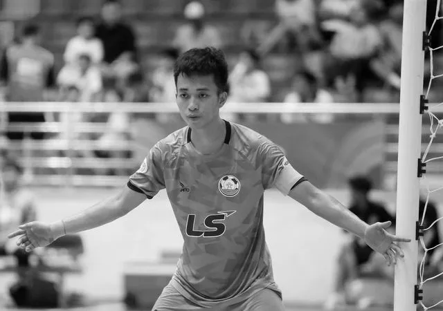 Thủ môn Trương Văn Thành (Futsal Hà Nội) đột ngột qua đời để lại niềm tiếc thương vô hạn cho gia đình và cộng đồng Futsal Việt Nam.