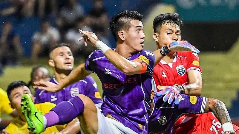 Cú đúp bàn thắng của Tiến Linh mang về chiến thắng cho B.Bình Dương ở trận ra quân V-League 2024-2025. ẢNH: MINH HOÀNG 