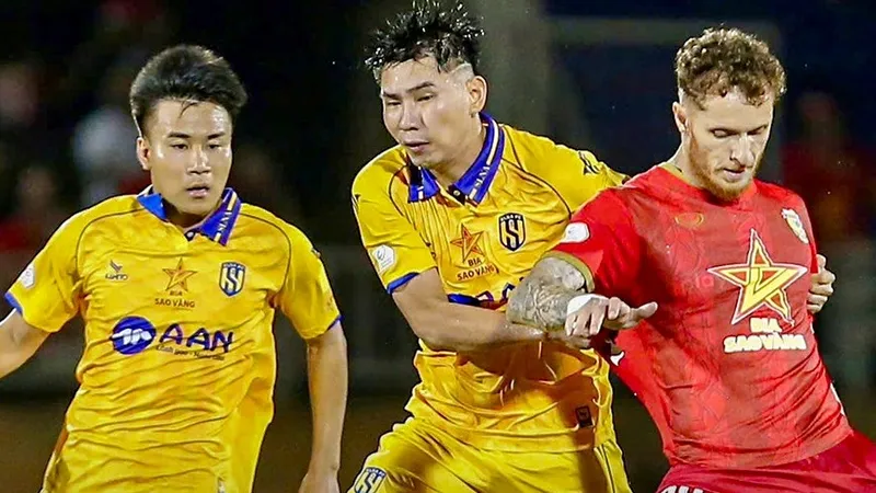 SLNA cầm hòa Hà Tĩnh trong trận cầu đầy cảm xúc. 